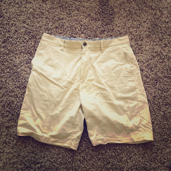 Tommy Bahama Cream Shorts - Picture 1 of 4